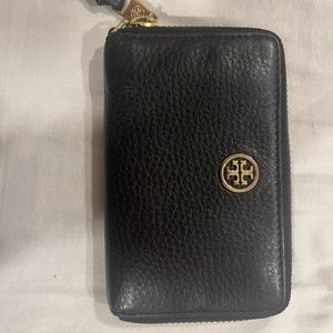 Black Tory Burch wallet